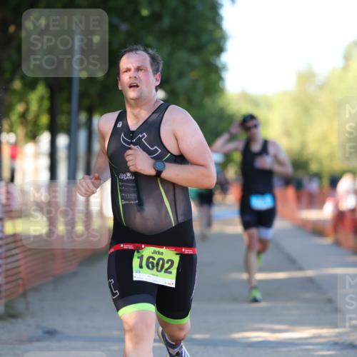 07.09.2025 - 19. Norderstedt Triathlon Michael Strokosch http://msf.ph/oto/8818899 07.09.2025 16:43:32 Laufen 1411, 1602, 1631 meine-sportfotos.de