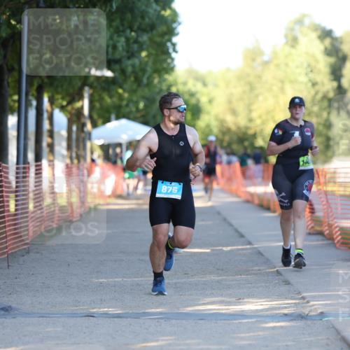 07.09.2025 - 19. Norderstedt Triathlon Michael Strokosch http://msf.ph/oto/8818927 07.09.2025 16:43:46 Laufen 875, 912, 1560 meine-sportfotos.de