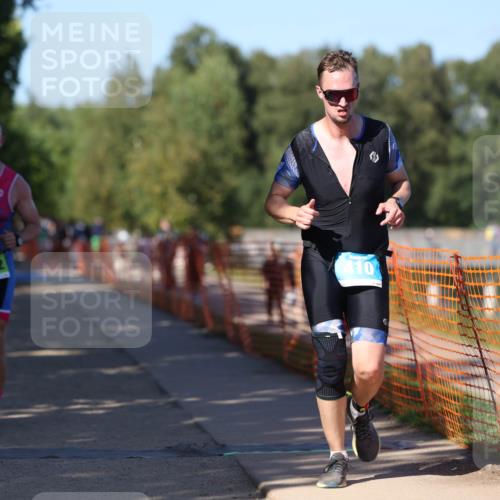 07.09.2025 - 19. Norderstedt Triathlon Michael Strokosch http://msf.ph/oto/8819000 07.09.2025 15:44:22 Laufen 379, 410, 1022 meine-sportfotos.de