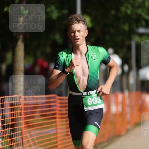 07.09.2025 - 19. Norderstedt Triathlon Michael Strokosch http://msf.ph/oto/8819036 07.09.2025 10:51:10 Laufen 80, 649, 663 meine-sportfotos.de