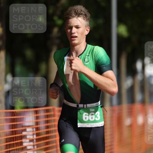 07.09.2025 - 19. Norderstedt Triathlon Michael Strokosch http://msf.ph/oto/8819042 07.09.2025 10:51:11 Laufen 80, 649, 663 meine-sportfotos.de