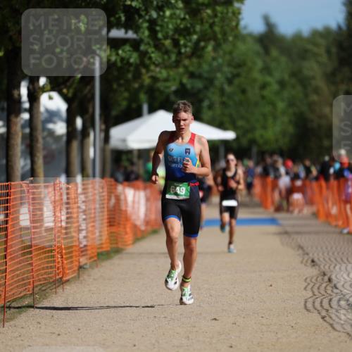 07.09.2025 - 19. Norderstedt Triathlon Michael Strokosch http://msf.ph/oto/8819066 07.09.2025 10:51:14 Laufen 68, 649, 663 meine-sportfotos.de