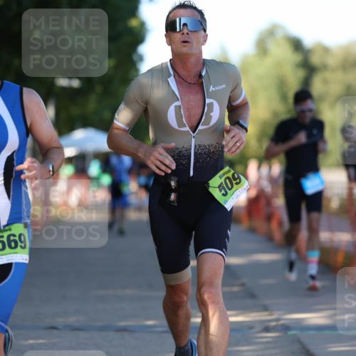 07.09.2025 - 19. Norderstedt Triathlon Michael Strokosch http://msf.ph/oto/8819184 07.09.2025 16:45:03 Laufen 509, 930, 1568, 1569 meine-sportfotos.de