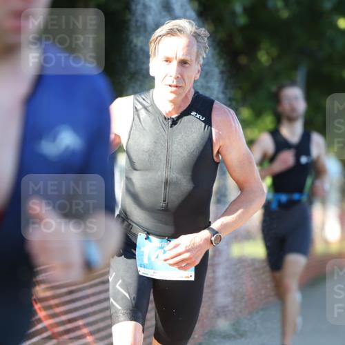 07.09.2025 - 19. Norderstedt Triathlon Michael Strokosch http://msf.ph/oto/8819237 07.09.2025 16:45:18 Laufen 380, 913, 1410 meine-sportfotos.de