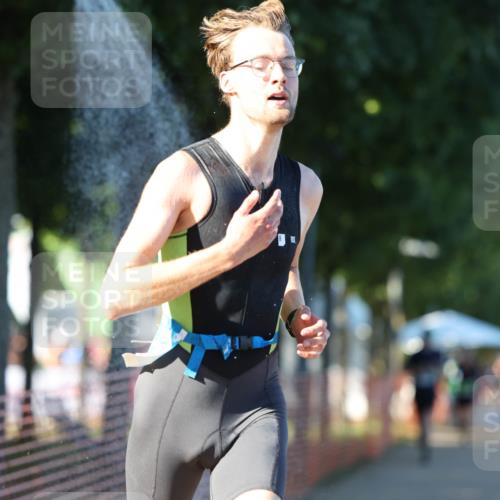 07.09.2025 - 19. Norderstedt Triathlon Michael Strokosch http://msf.ph/oto/8819242 07.09.2025 16:45:19 Laufen 380, 913, 955, 1410 meine-sportfotos.de