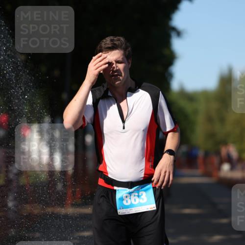 07.09.2025 - 19. Norderstedt Triathlon Michael Strokosch http://msf.ph/oto/8819371 07.09.2025 15:46:11 Laufen 446, 447 meine-sportfotos.de