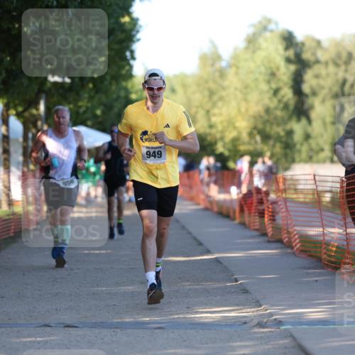 07.09.2025 - 19. Norderstedt Triathlon Michael Strokosch http://msf.ph/oto/8819393 07.09.2025 16:45:57 Laufen 949, 951, 956, 1601 meine-sportfotos.de