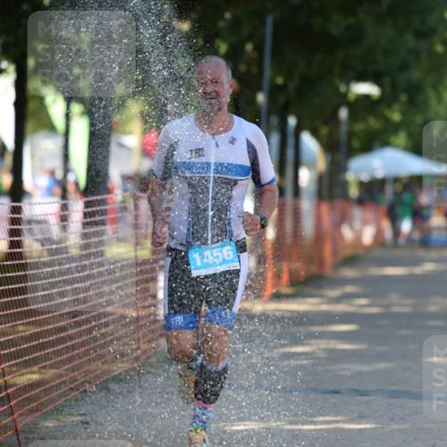 07.09.2025 - 19. Norderstedt Triathlon Michael Strokosch http://msf.ph/oto/8819452 07.09.2025 15:46:22 Laufen 446, 447 meine-sportfotos.de