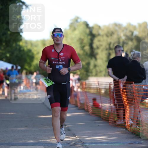 07.09.2025 - 19. Norderstedt Triathlon Michael Strokosch http://msf.ph/oto/8819510 07.09.2025 16:46:33 Laufen 397, 503, 1087 meine-sportfotos.de