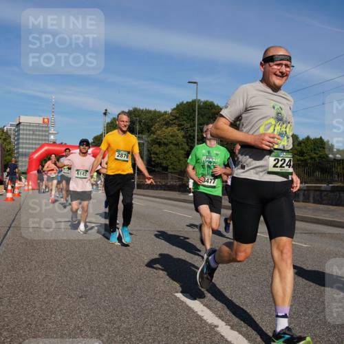 07.09.2025 - BARMER Alsterlauf Yannick Fuchs http://msf.ph/oto/8819536 07.09.2025 09:44:20 Laufen 6142, 2879, 10, 3477, 224 meine-sportfotos.de
