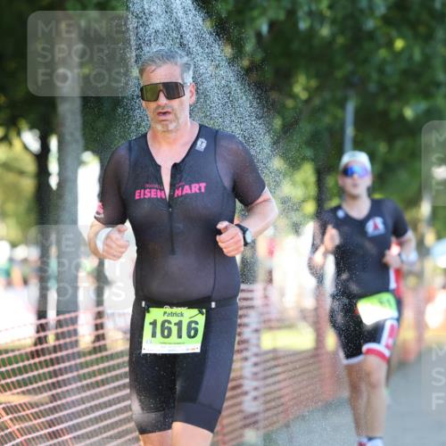 07.09.2025 - 19. Norderstedt Triathlon Michael Strokosch http://msf.ph/oto/8819543 07.09.2025 16:46:43 Laufen 383, 894, 946, 1087, 1581, 1611, 1616 meine-sportfotos.de