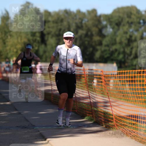 07.09.2025 - 19. Norderstedt Triathlon Michael Strokosch http://msf.ph/oto/8819549 07.09.2025 15:46:56 Laufen 448, 462, 465 meine-sportfotos.de
