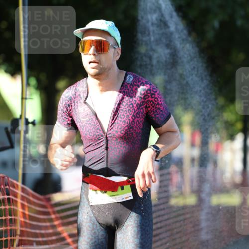 07.09.2025 - 19. Norderstedt Triathlon Michael Strokosch http://msf.ph/oto/8819570 07.09.2025 16:46:51 Laufen 894, 940, 946, 1069, 1106, 1611 meine-sportfotos.de