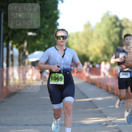 07.09.2025 - 19. Norderstedt Triathlon Michael Strokosch http://msf.ph/oto/8819588 07.09.2025 16:46:56 Laufen 940, 1069, 1106 meine-sportfotos.de