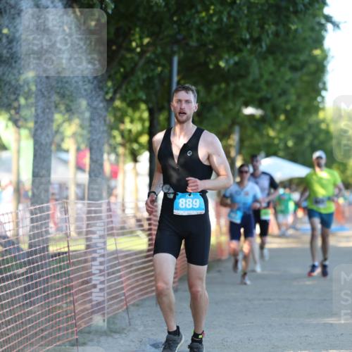 07.09.2025 - 19. Norderstedt Triathlon Michael Strokosch http://msf.ph/oto/8819693 07.09.2025 16:48:05 Laufen 396, 889, 903, 910, 947, 1074, 1618 meine-sportfotos.de