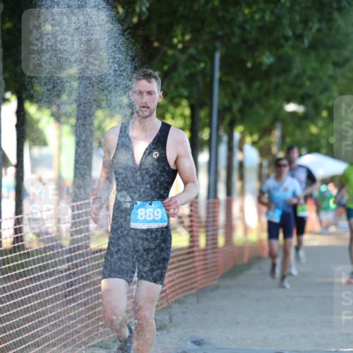 07.09.2025 - 19. Norderstedt Triathlon Michael Strokosch http://msf.ph/oto/8819700 07.09.2025 16:48:06 Laufen 396, 889, 903, 947, 1074, 1618 meine-sportfotos.de