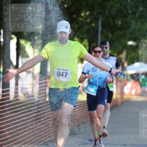 07.09.2025 - 19. Norderstedt Triathlon Michael Strokosch http://msf.ph/oto/8819715 07.09.2025 16:48:10 Laufen 889, 903, 947, 1618 meine-sportfotos.de