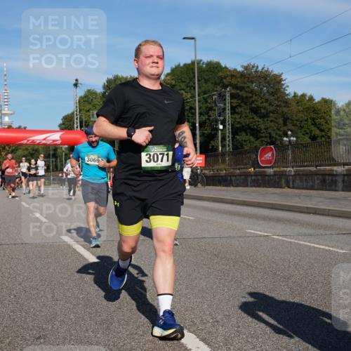 07.09.2025 - BARMER Alsterlauf Yannick Fuchs http://msf.ph/oto/8819807 07.09.2025 09:44:31 Laufen 5969, 3069, 3071, 8 meine-sportfotos.de
