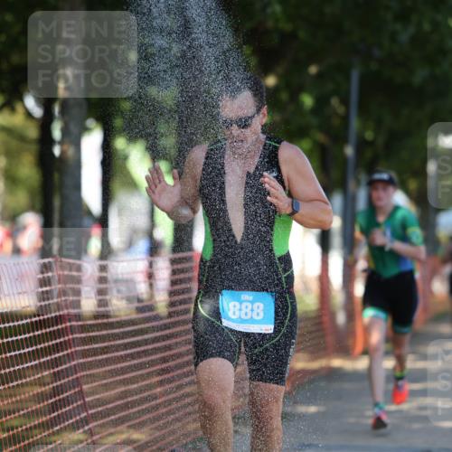 07.09.2025 - 19. Norderstedt Triathlon Michael Strokosch http://msf.ph/oto/8819810 07.09.2025 15:48:03 Laufen 452, 888, 905, 1507, 1508 meine-sportfotos.de