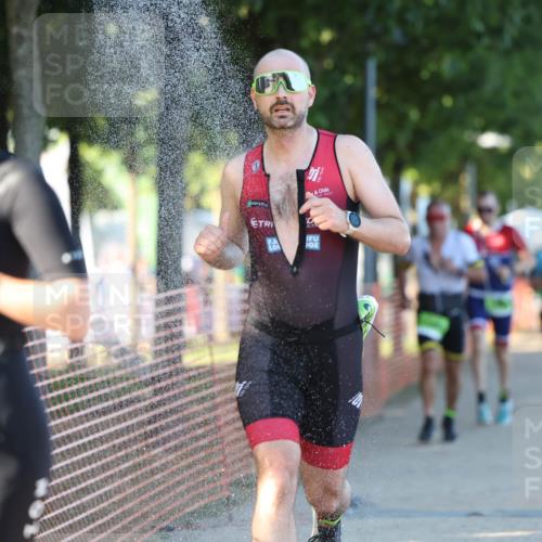 07.09.2025 - 19. Norderstedt Triathlon Michael Strokosch http://msf.ph/oto/8819829 07.09.2025 16:48:38 Laufen 886, 923, 938, 1103, 1455, 1575, 1589 meine-sportfotos.de