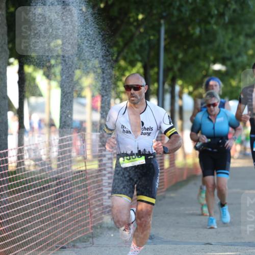 07.09.2025 - 19. Norderstedt Triathlon Michael Strokosch http://msf.ph/oto/8819873 07.09.2025 16:48:59 Laufen 882, 914, 1053, 1108, 1448, 1460, 1551, 1588 meine-sportfotos.de