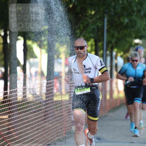 07.09.2025 - 19. Norderstedt Triathlon Michael Strokosch http://msf.ph/oto/8819875 07.09.2025 16:49:00 Laufen 882, 914, 1053, 1108, 1448, 1460, 1551, 1588 meine-sportfotos.de
