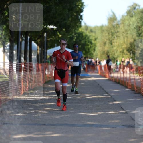 07.09.2025 - 19. Norderstedt Triathlon Michael Strokosch http://msf.ph/oto/8819964 07.09.2025 15:48:32 Laufen 382, 1404 meine-sportfotos.de