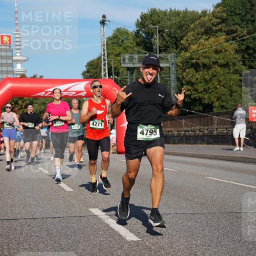 07.09.2025 - BARMER Alsterlauf Yannick Fuchs http://msf.ph/oto/8819971 07.09.2025 09:44:39 Laufen 8305, 4271, 2508, 4795, 76 meine-sportfotos.de