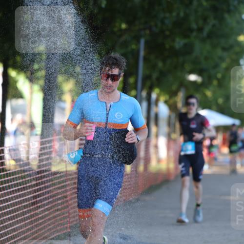 07.09.2025 - 19. Norderstedt Triathlon Michael Strokosch http://msf.ph/oto/8820004 07.09.2025 16:49:33 Laufen 425, 878, 950 meine-sportfotos.de