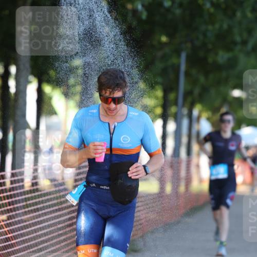 07.09.2025 - 19. Norderstedt Triathlon Michael Strokosch http://msf.ph/oto/8820010 07.09.2025 16:49:34 Laufen 425, 878, 950 meine-sportfotos.de
