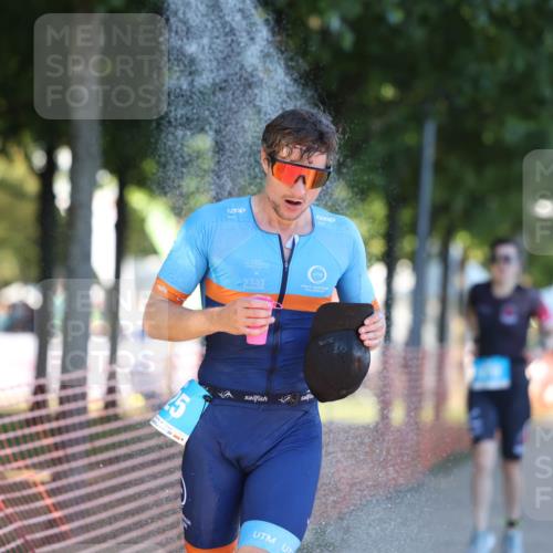07.09.2025 - 19. Norderstedt Triathlon Michael Strokosch http://msf.ph/oto/8820011 07.09.2025 16:49:34 Laufen 425, 878, 950 meine-sportfotos.de