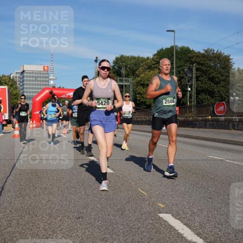 07.09.2025 - BARMER Alsterlauf Yannick Fuchs http://msf.ph/oto/8820070 07.09.2025 09:44:43 Laufen 8118, 4015, 5420, 6288, 2508 meine-sportfotos.de