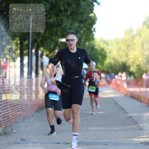 07.09.2025 - 19. Norderstedt Triathlon Michael Strokosch http://msf.ph/oto/8820131 07.09.2025 16:50:32 Laufen 372, 1061 meine-sportfotos.de