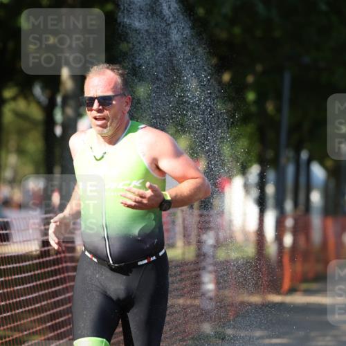 07.09.2025 - 19. Norderstedt Triathlon Michael Strokosch http://msf.ph/oto/8820236 07.09.2025 15:49:36 Laufen 430, 438 meine-sportfotos.de