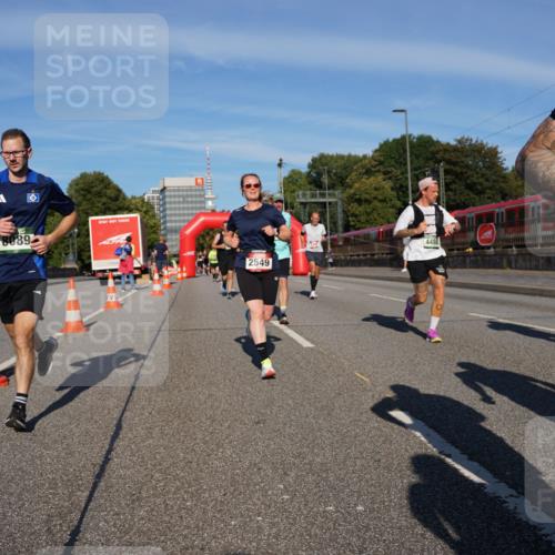07.09.2025 - BARMER Alsterlauf Yannick Fuchs http://msf.ph/oto/8820291 07.09.2025 09:44:52 Laufen 8089, 2549, 4488, 136, 395 meine-sportfotos.de