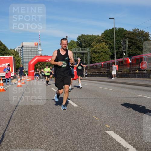 07.09.2025 - BARMER Alsterlauf Yannick Fuchs http://msf.ph/oto/8820352 07.09.2025 09:44:55 Laufen 39, 5, 8425, 239 meine-sportfotos.de