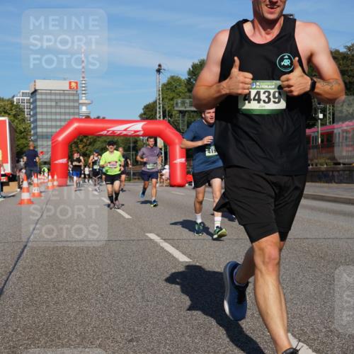 07.09.2025 - BARMER Alsterlauf Yannick Fuchs http://msf.ph/oto/8820370 07.09.2025 09:44:56 Laufen 5982, 5585, 419, 36, 4439 meine-sportfotos.de