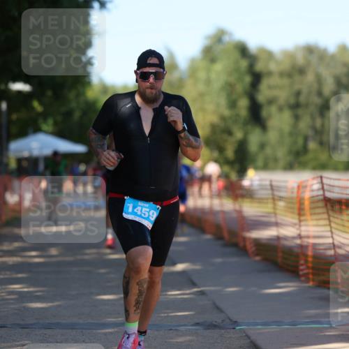 07.09.2025 - 19. Norderstedt Triathlon Michael Strokosch http://msf.ph/oto/8820383 07.09.2025 15:50:08 Laufen 377, 445, 478, 1459 meine-sportfotos.de