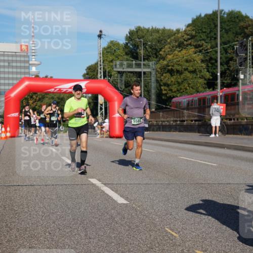 07.09.2025 - BARMER Alsterlauf Yannick Fuchs http://msf.ph/oto/8820386 07.09.2025 09:44:58 Laufen 5585 meine-sportfotos.de