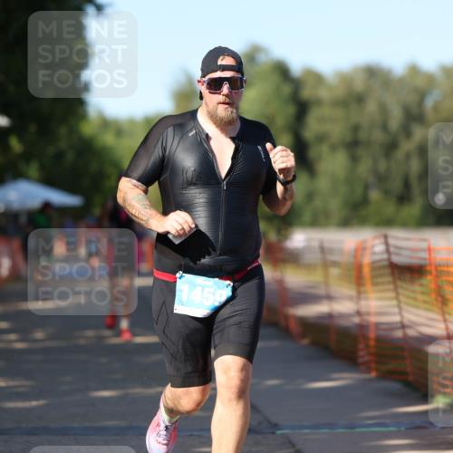 07.09.2025 - 19. Norderstedt Triathlon Michael Strokosch http://msf.ph/oto/8820396 07.09.2025 15:50:08 Laufen 377, 445, 478, 1459 meine-sportfotos.de