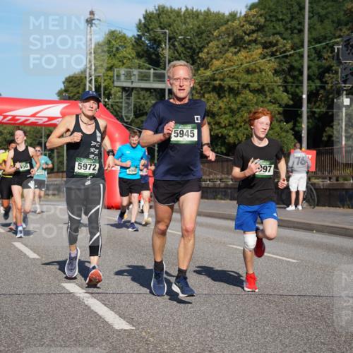 07.09.2025 - BARMER Alsterlauf Yannick Fuchs http://msf.ph/oto/8820457 07.09.2025 09:45:02 Laufen 5972, 456, 6017, 5945, 76, 997 meine-sportfotos.de