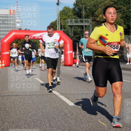 07.09.2025 - BARMER Alsterlauf Yannick Fuchs http://msf.ph/oto/8820522 07.09.2025 09:45:07 Laufen 4848, 498, 558 meine-sportfotos.de