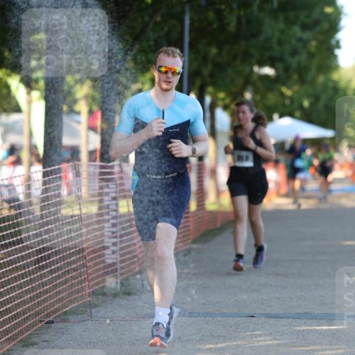 07.09.2025 - 19. Norderstedt Triathlon Michael Strokosch http://msf.ph/oto/8820538 07.09.2025 16:53:27 Laufen 386, 885, 952 meine-sportfotos.de