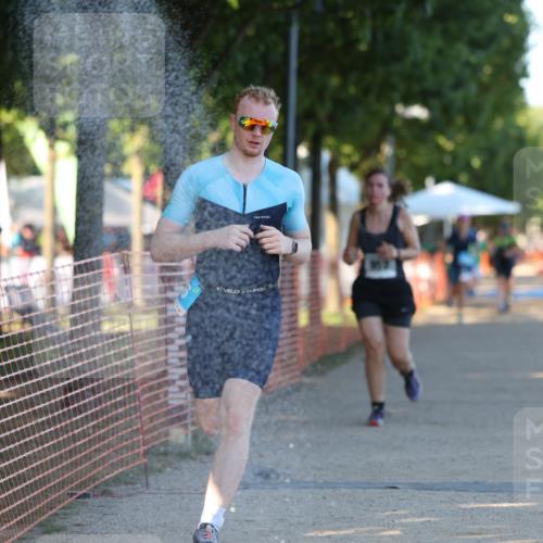 07.09.2025 - 19. Norderstedt Triathlon Michael Strokosch http://msf.ph/oto/8820539 07.09.2025 16:53:27 Laufen 386, 885, 952 meine-sportfotos.de