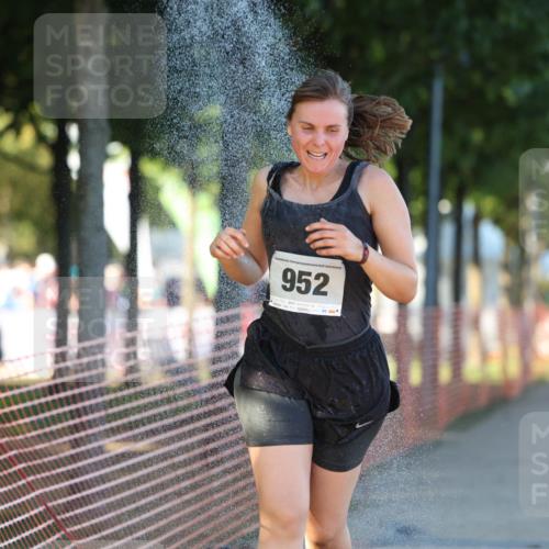 07.09.2025 - 19. Norderstedt Triathlon Michael Strokosch http://msf.ph/oto/8820555 07.09.2025 16:53:31 Laufen 386, 885, 952 meine-sportfotos.de