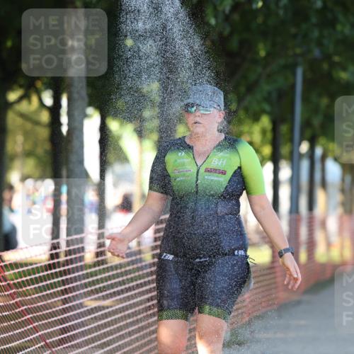 07.09.2025 - 19. Norderstedt Triathlon Michael Strokosch http://msf.ph/oto/8820588 07.09.2025 16:53:49 Laufen 390, 405, 454, 1083 meine-sportfotos.de