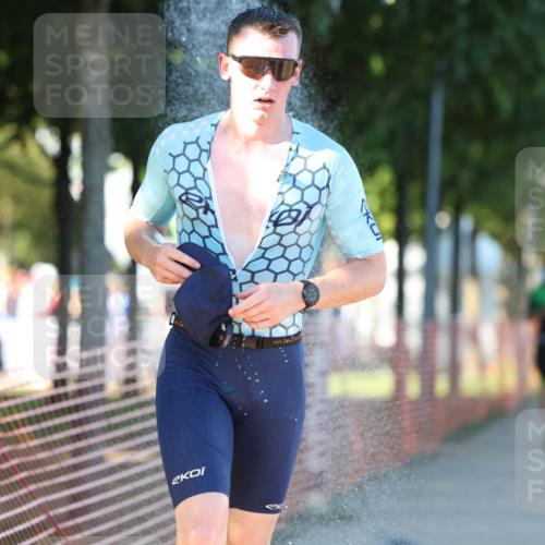 07.09.2025 - 19. Norderstedt Triathlon Michael Strokosch http://msf.ph/oto/8820612 07.09.2025 16:53:57 Laufen 390, 405, 466, 1083, 1104 meine-sportfotos.de