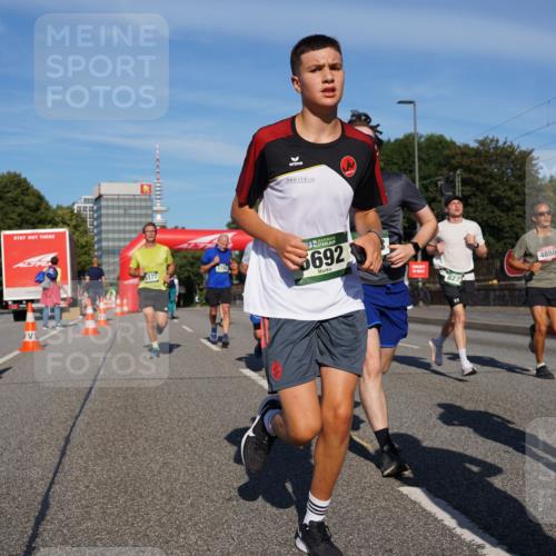 07.09.2025 - BARMER Alsterlauf Yannick Fuchs http://msf.ph/oto/8820614 07.09.2025 09:45:12 Laufen 5177, 5702, 5692, 827, 4880 meine-sportfotos.de