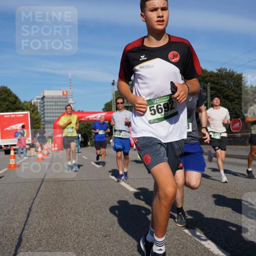 07.09.2025 - BARMER Alsterlauf Yannick Fuchs http://msf.ph/oto/8820619 07.09.2025 09:45:13 Laufen 5177, 6169, 36, 5692, 8273 meine-sportfotos.de