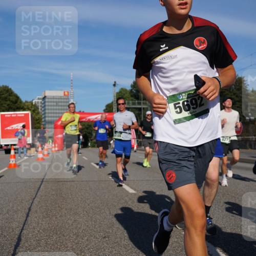 07.09.2025 - BARMER Alsterlauf Yannick Fuchs http://msf.ph/oto/8820624 07.09.2025 09:45:13 Laufen 6169, 36, 1, 5692, 8273, 4880 meine-sportfotos.de